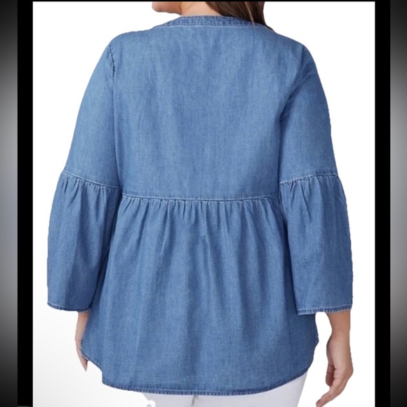 Lane Bryant Chambray popover Jean peplum top
V-neck Size 26/28 - Picture 3 of 7